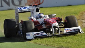 Trulli porušil pravidlá, na bedňu poskočil obhajca Hamilton!