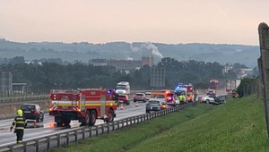 Vážna nehoda ochromila diaľnicu na Liptove. Jedna osoba zomrela, ďalšia je v kritickom stave