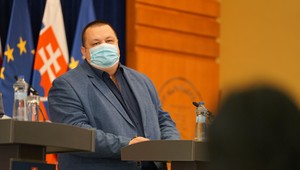 Hlavný hygienik Ján Mikas vyzýva k testovaniu: Každé jedno rozhodnutie jednotlivca môže ovplyvniť ďalší vývoj pandémie na Slovensku