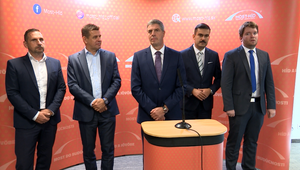 Most-Híd je asi v najzložitejšom období svojej 10-ročnej existencie. Na sobotňajšom sneme vymenil dvoch podpredsedov