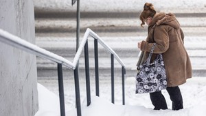 ONLINE: Poľadovica nepoľavuje. Výstrahy platia na celom Slovensku