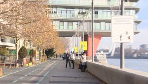 Promenáda pri Dunaji spôsobuje problémy. Dochádza na nej ku kolíziám chodcov a cyklistov