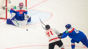 Kanada využíva presilovku a zvyšuje na 2:1