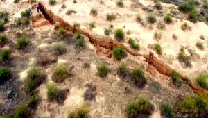 VIDEO: V Arizonskej púšti sa otvorila 3,2 km dlhá trhlina v zemi
