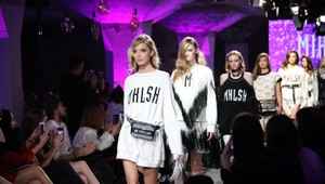 Chceli by ste sedieť v prvom rade na prestížnej módnej prehliadke slovenského návrhára?