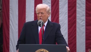 Trump označil clá ako "liečbu" pre ekonomiku, pokles trhov ho neznepokojuje