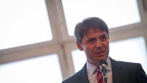 V Bratislave ubudnú bilbordy, odstraňovať pomáhal aj primátor Nesrovnal