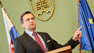 Koniec otvárania listov poslancov, kontroverzné nariadenie pozastavili