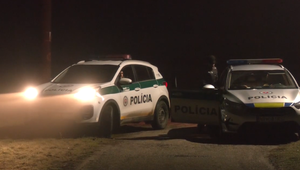 Za jednou z bytoviek našli maloletú osobu bez známok života