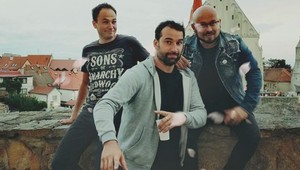 Kapela Korben Dallas krstila, na svete je nový album Stredovek