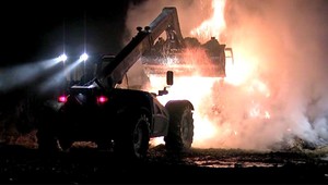 VIDEO. Keď budova plná slamy horí ako fakľa