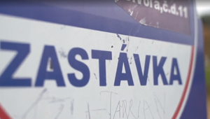 Žiak základnej školy napadol vodiča autobusu. Skončil na chirurgii