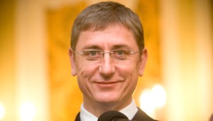 Nechávam u seba spať utečencov, prezradil maďarský expremiér