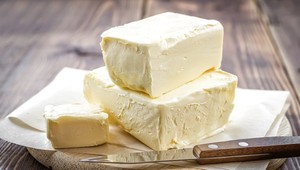 Šéfkuchár ukradol z hotela 50 kilogramov masla, chcel zbohatnúť