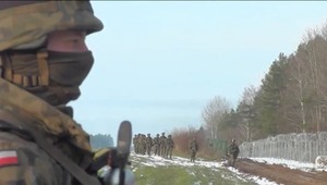 Pokusy migrantov o prekročenie hranice z Bieloruska pokračujú: Poliaci už začali plánovať vybudovanie múru