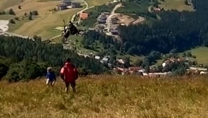 Uzavreli vyšetrovanie tragického pádu paraglajderov na Donovaloch
