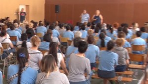 V ženskej väznici sa objavil známy spevák