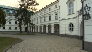 Incident na úrade vlády: Informátor vykmásal za vlasy kuriérku