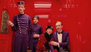 Režisér Wes Anderson sa pripravuje na natáčanie svojho desiateho filmu! Čo o ňom vieme?