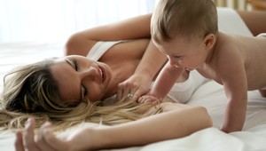 Ministerstvo spočítalo, že mamičkám vlastne pomáha. Takto