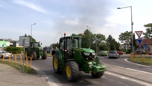 Farmári na traktoroch sa zídu na Tyršovom nábreží. Pozrite sa, čo plánujú v Bratislave
