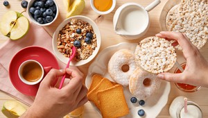 Vedci tvrdia: Priberať môžete aj z výdatných raňajok