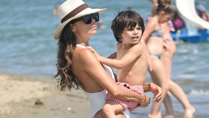 Jej TRIK na pevné telo funguje dokonalo: Eva Longoria si môže dovoliť aj takéto plavky