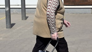 Seniorka zaslala na neznámy účet tisícky eur. Podvodník využil nový trik