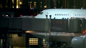 Slovák násilím vyvedený z lietadla, zomrel