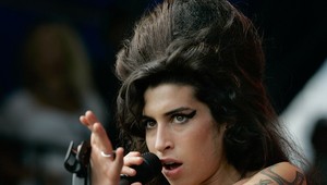 Winehouse obvinili z ublíženia na tele