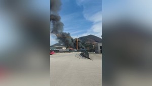 Mimoriadna situácia na Kysuciach: Vo fabrike s chemikáliami vypukol požiar