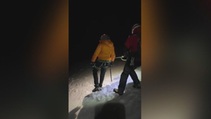 Český turista uviazol v zimnom teréne Tatier. Pomáhali mu horskí záchranári