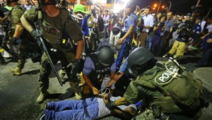 Policajti v USA zastrelili ďalšieho černocha