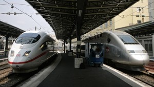 V Paríži evakuovali vlakovú stanicu, hrozil bombový útok