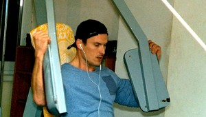 Pristihli sme Koleníka vo fitku. Z týchto záberov sa vám zatočí hlava