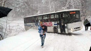 FOTOGALÉRIA: Slovensku vládne aprílové počasie. Modré nebo vystriedali snehové metelice