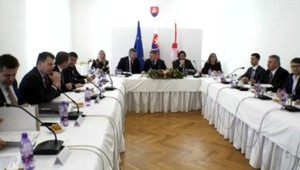 Vláda bola na výjazde. Okresom stredného Slovenska prisľúbila milión eur