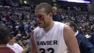 VIDEO: Bitka univerzitných obrov zo Cincinnati!