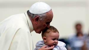 František smeruje do Albánska, hrozí mu nebezpečenstvo?