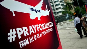 Zmiznuté lietadlo muselo zmeniť kurz, vyšetrovatelia pripúšťajú únos