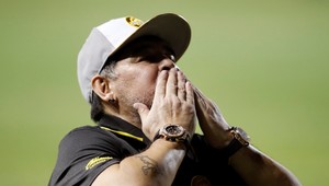 Lietať budú milióny. Do dražby ide lopta, ktorou padla "božia ruka"