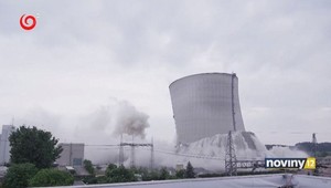 VIDEO: Riadeným odstrelom poslali k zemi dve veže jadrovej elektrárne