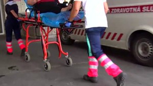 Muž s koronavírusom havaroval na motorke: Ohrozil množstvo ľudí, policajtov aj zdravotníkov