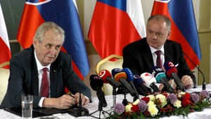 Aj Merkel môže závidieť. Český prezident zarába osemnásobok priemernej mzdy