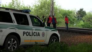 Tragédia v Bratislave: Rušňovodič videl ako si muž ľahol na koľajnice