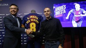 Iniesta podpísal s Barcelonou doživotný kontrakt