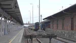 Na stanici našli obhorené telo. Policajti hovoria o samovražde