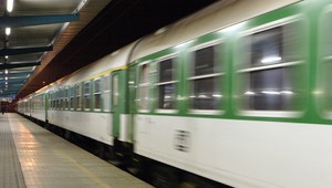 Na železničnej stanici sa zrazili dva rýchliky, hlásia zranených