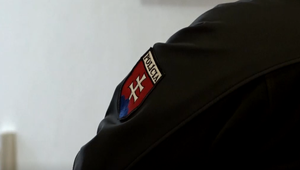 Polícia obvinila muža, ktorý nahlásil falošnú bombovú hrozbu na Budatínskej ulici v Bratislave