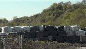 Do obce vozia odpad z Rakúska. Obyvatelia sa boja znečistenia pitnej vody